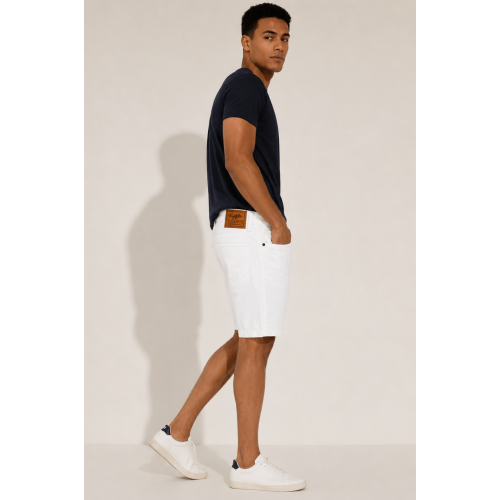 Bermuda Casual Premium White KJ – Estilo, Conforto e Versatilidade