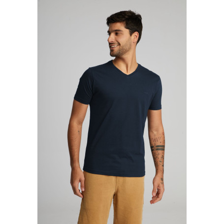 Camiseta King Joe Gola V Básica Masculina | Conforto e Estilo