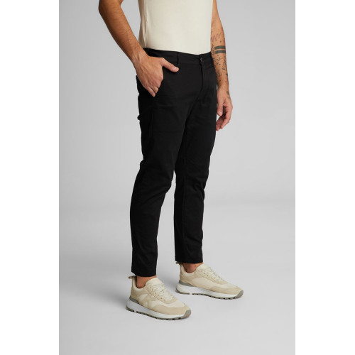 Calça Sarja Cropped King Joe Masculina | Estilo Urbano e Caimento Moderno Calça Sarja Cropped King Joe Masculina | Estilo Urbano e Caimento Moderno
