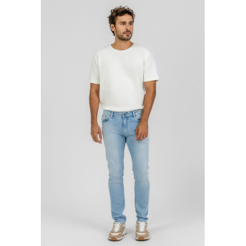 Calça Jeans Blue Slim Flexdenim King Joe | Estilo e Conforto Calça Jeans Blue Slim Flexdenim King Joe | Estilo e Conforto