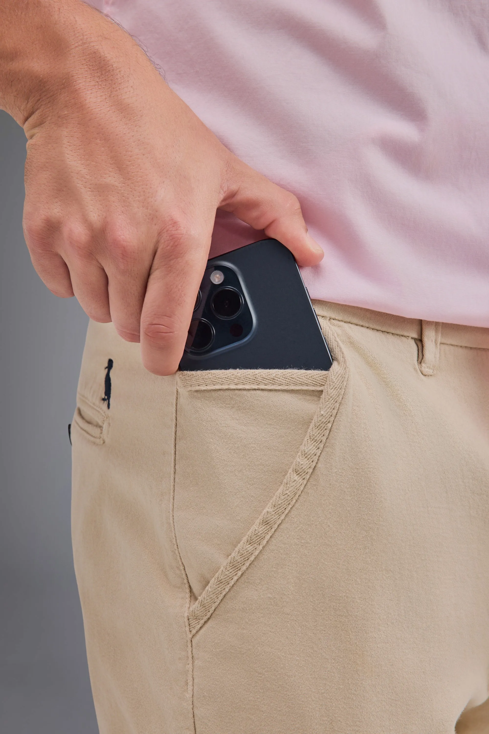 Calça Reserva IRON Casual Masculina | Estilo e Conforto Urbano Calça Reserva IRON Casual Masculina | Estilo e Conforto Urbano