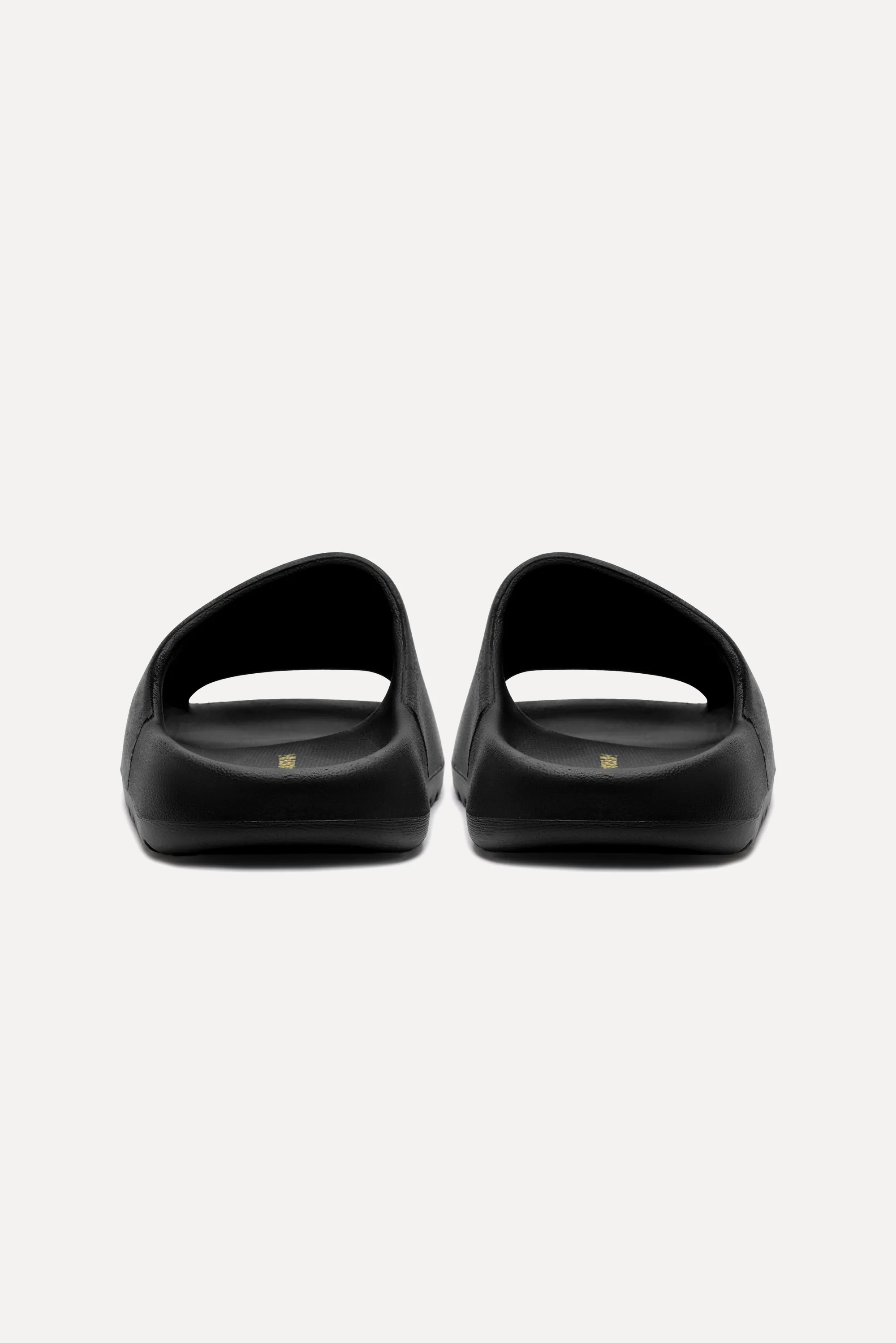 Chinelo Slide Reserva Minimal Masculino | Original e Confortável Chinelo Slide Reserva Minimal Masculino | Original e Confortável